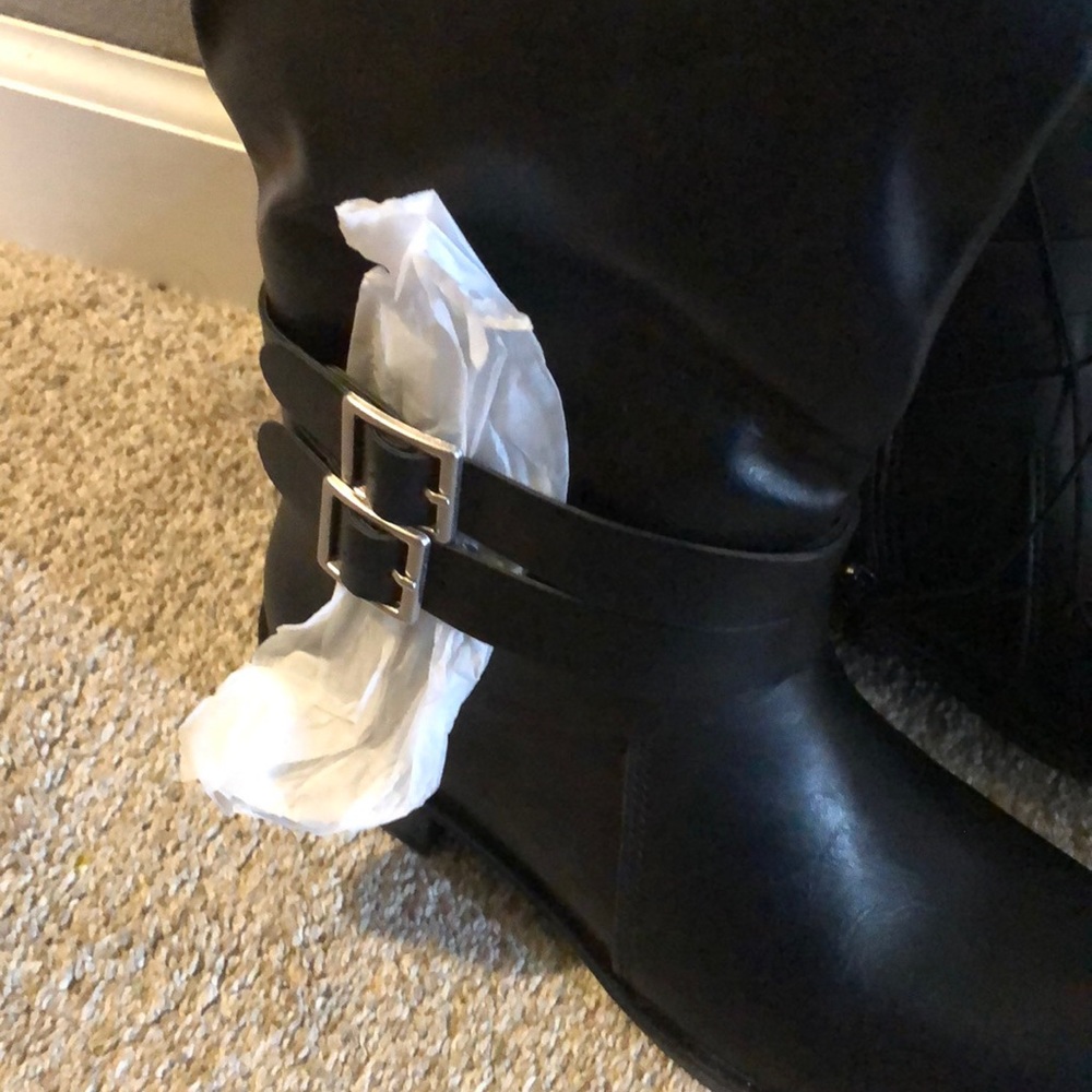 Boots - Picture 4 of 4